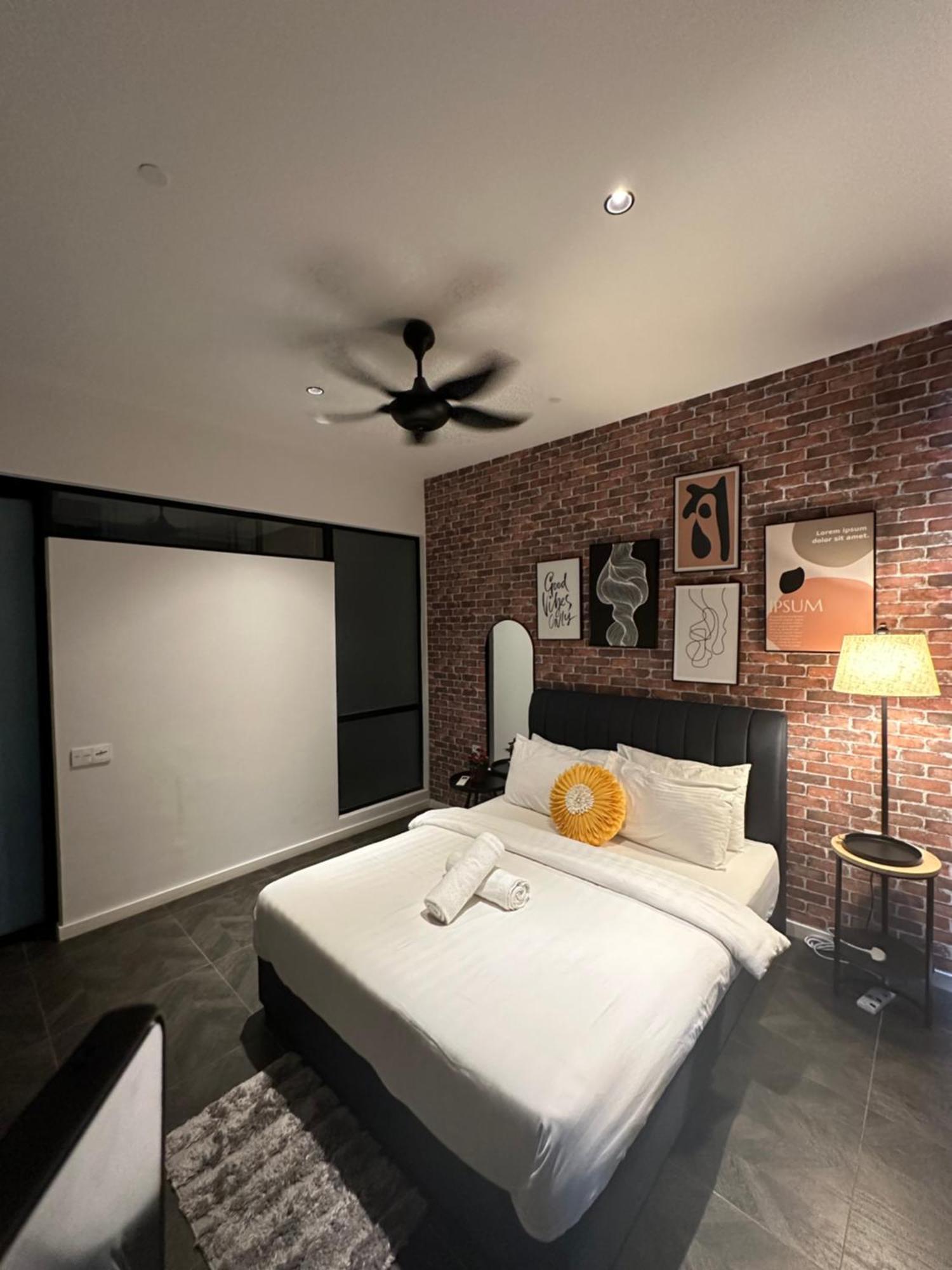 Scarletz Suites Klcc By Aura Куала-Лумпур Экстерьер фото