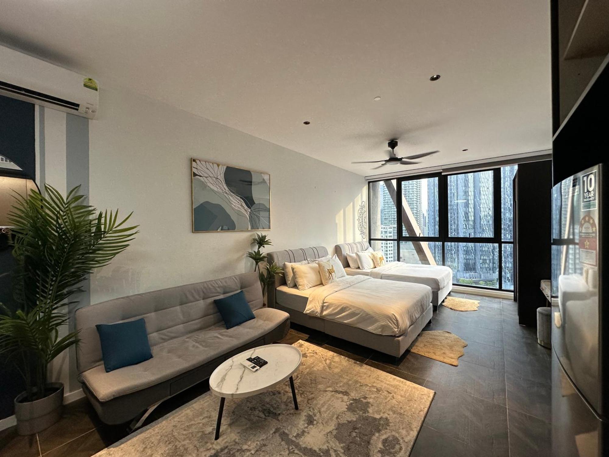 Scarletz Suites Klcc By Aura Куала-Лумпур Экстерьер фото